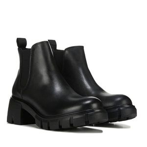 Steve Madden Women's HOWLER Chelsea Boot, Black, 6